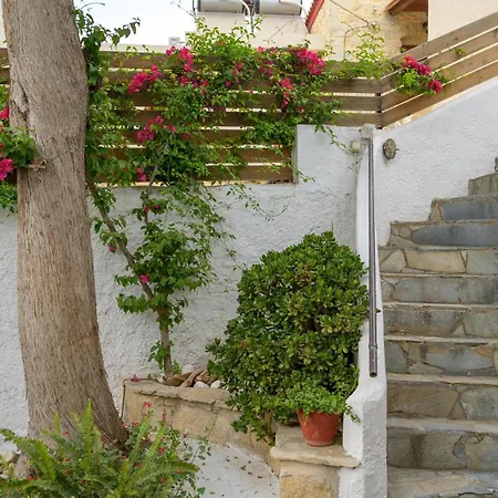Troullos Traditional Homes Aparthotel *