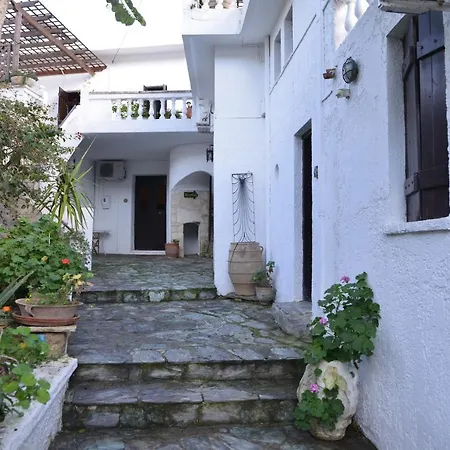 Troullos Traditional Homes Archanes