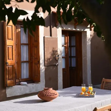 Troullos Traditional Homes Aparthotel