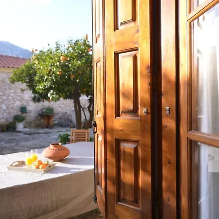 Troullos Traditional Homes Aparthotel
