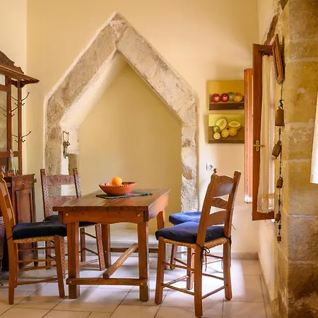 Aparthotel Troullos Traditional Homes Archanes