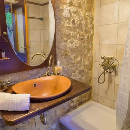 Troullos Traditional Homes Aparthotel