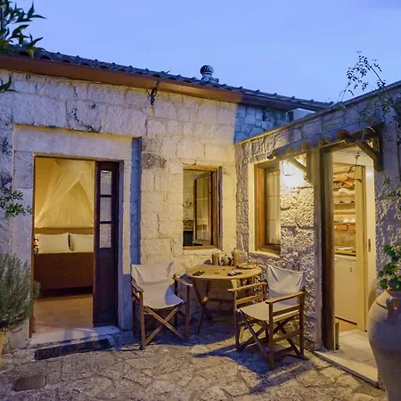 Aparthotel Troullos Traditional Homes Archanes